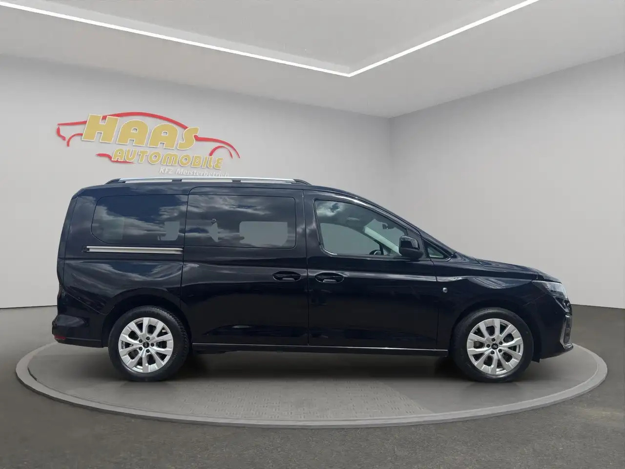 Ford Tourneo Connect Grand Tourneo Connect Titanium *7 Sitzer*Navi* — Galerie du véhicule 4