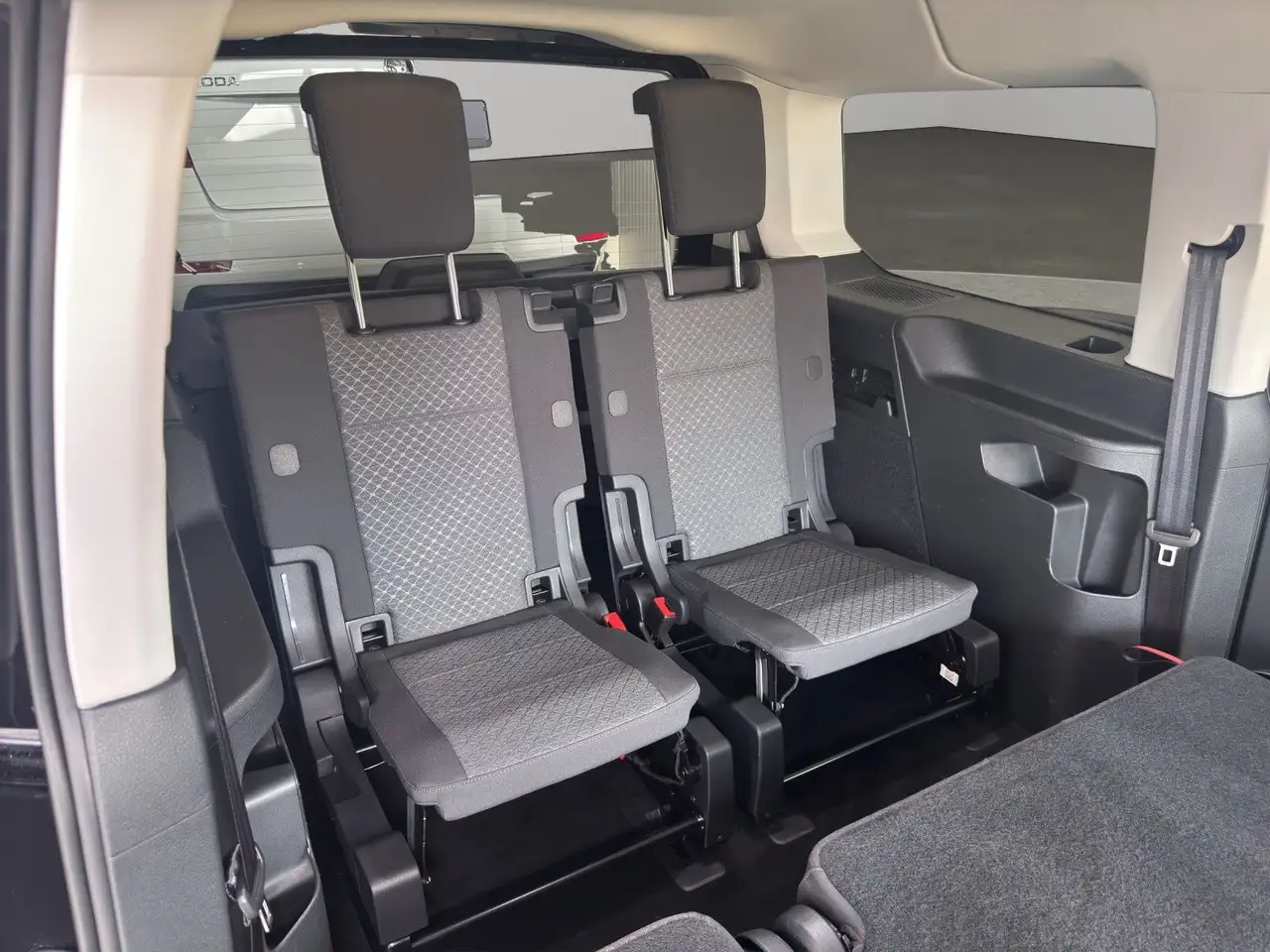 Ford Tourneo Connect Grand Tourneo Connect Titanium *7 Sitzer*Navi* — Galerie du véhicule 13
