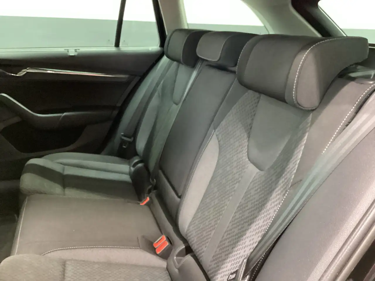 Skoda Octavia Selection 1,5 l TSI M-HEV *RFK SHZ NAV LED* — Vehicle gallery 10