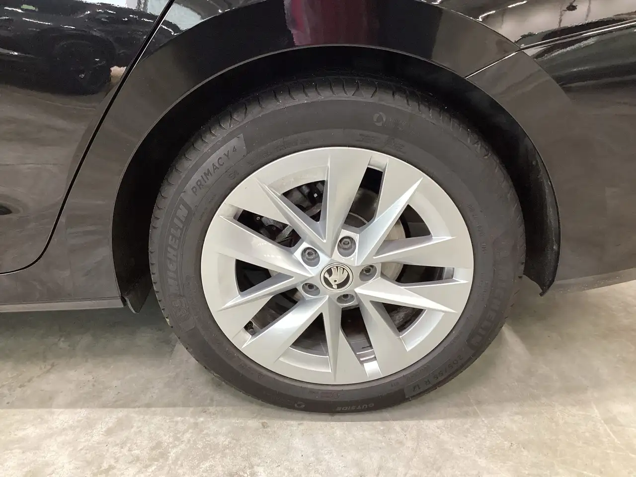 Skoda Octavia Selection 1,5 l TSI M-HEV *RFK SHZ NAV LED* — Vehicle gallery 8