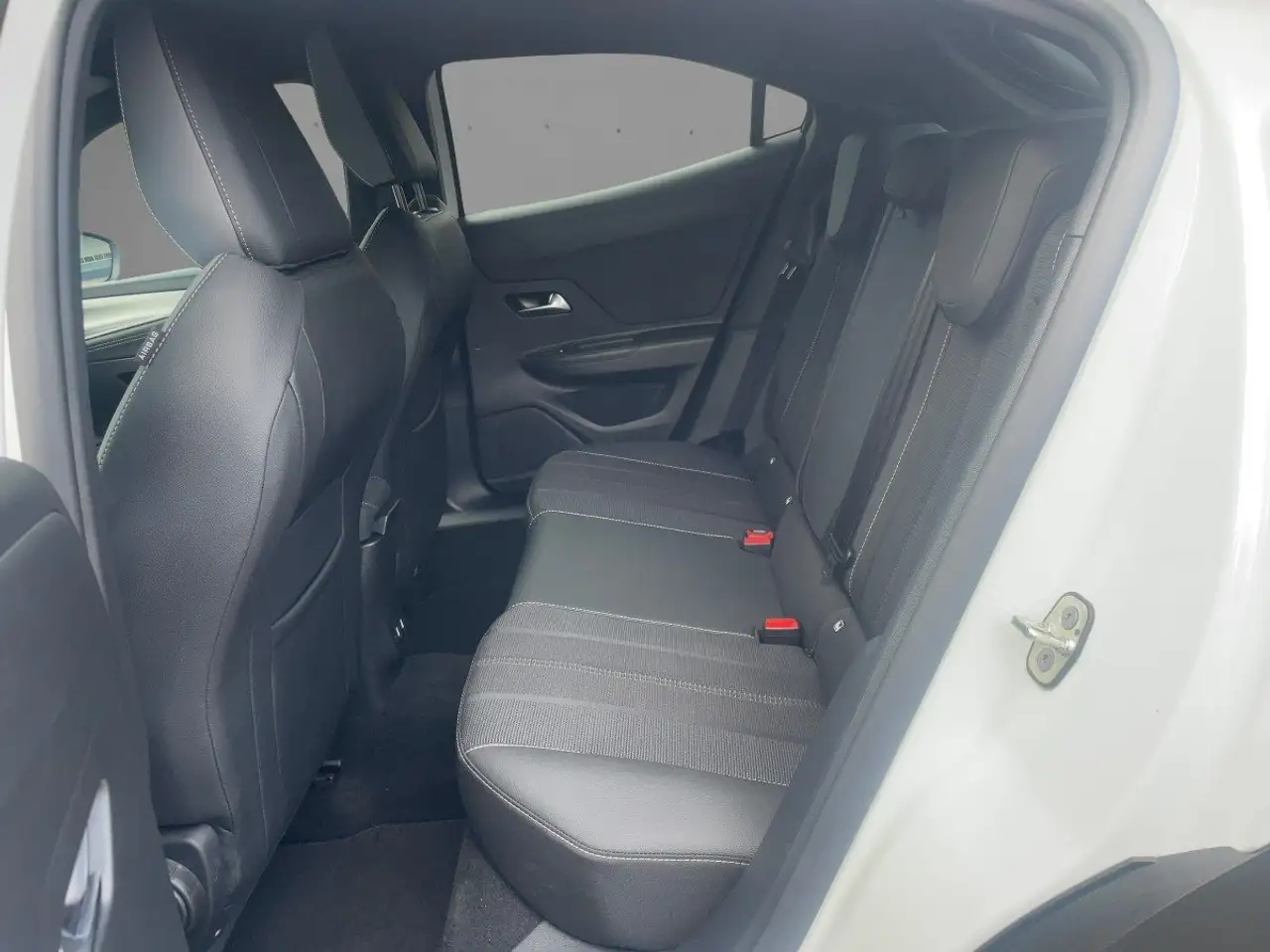 Opel Mokka 1.2 Turbo GS Line LED ISOfix Kamera CarPlay — Vehicle gallery 8