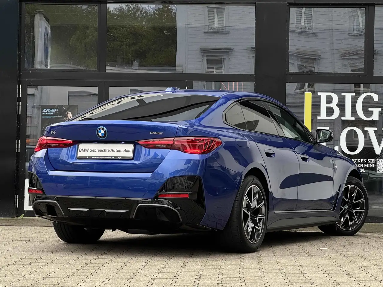 BMW i4 eDrive35 M Sport DA Prof PA+ AdapLED H/K HuD 18" L — معرض صور السيارة 2