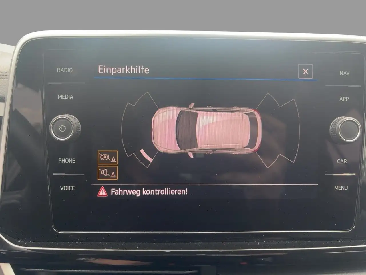 Volkswagen T-Roc 1.5 TSI DSG R-Line App-Con. LED ACC SHZ — معرض صور السيارة 13