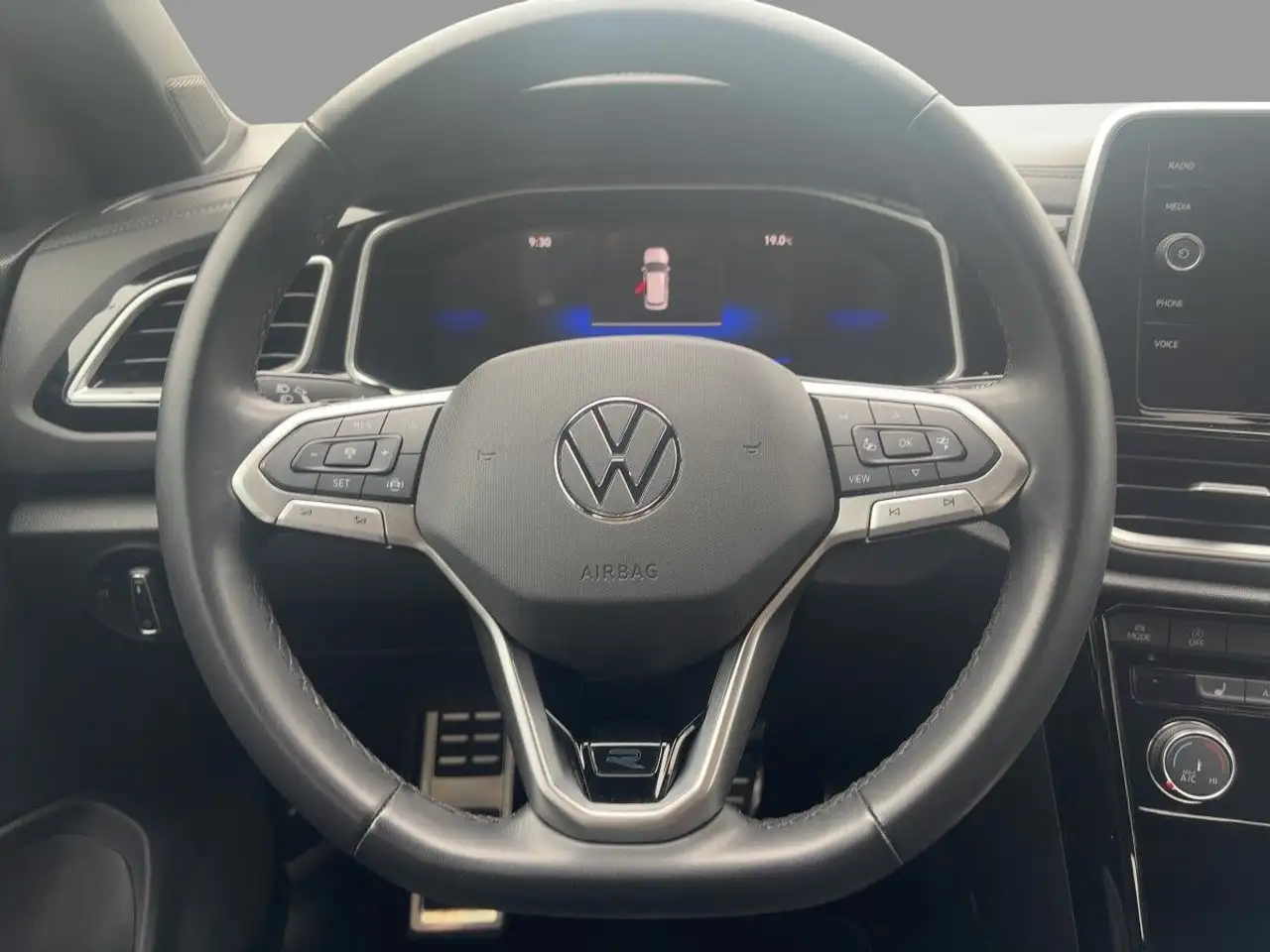 Volkswagen T-Roc 1.5 TSI DSG R-Line App-Con. LED ACC SHZ — معرض صور السيارة 6