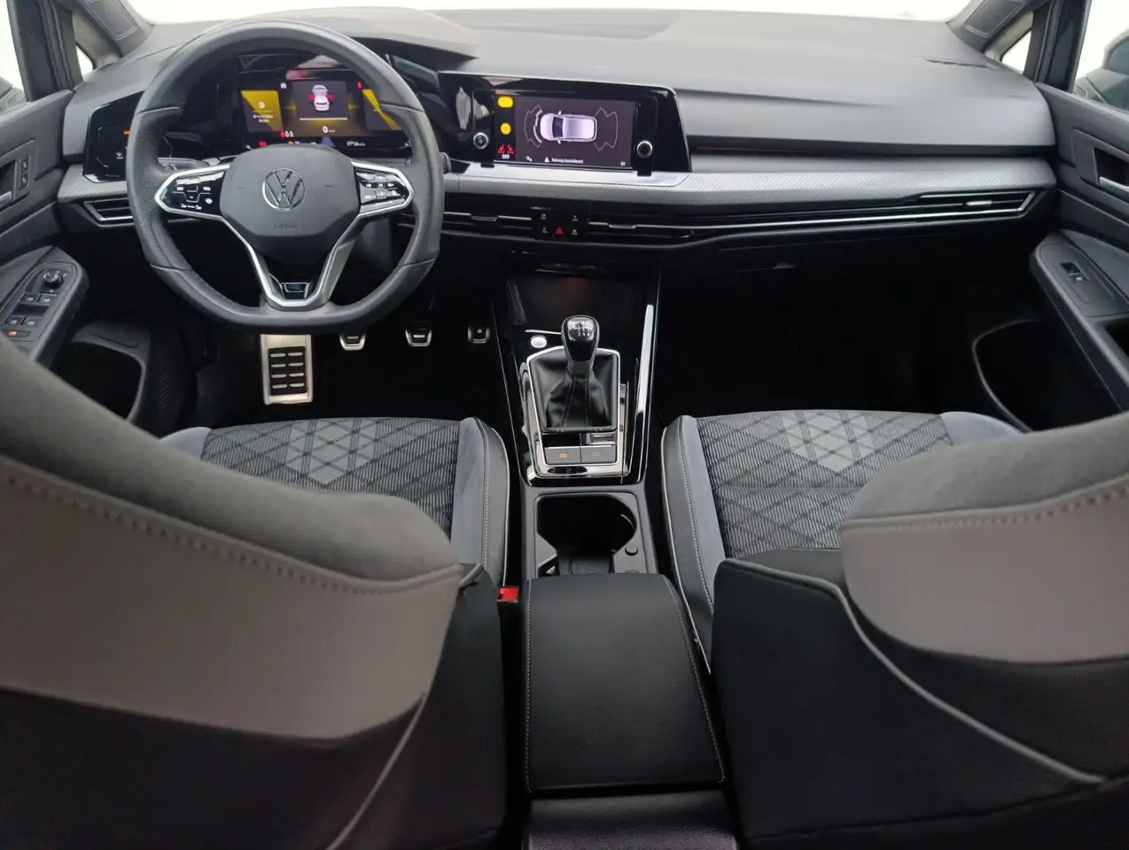 Volkswagen Golf VIII Lim. R-Line Alcantara Sitzheizung — معرض صور السيارة 16