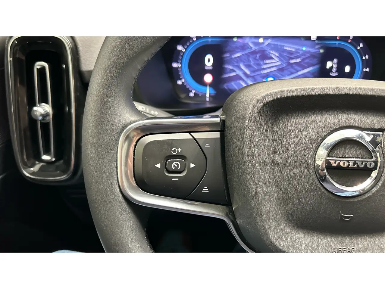 Volvo XC40 B3 Core Aut. — معرض صور السيارة 18