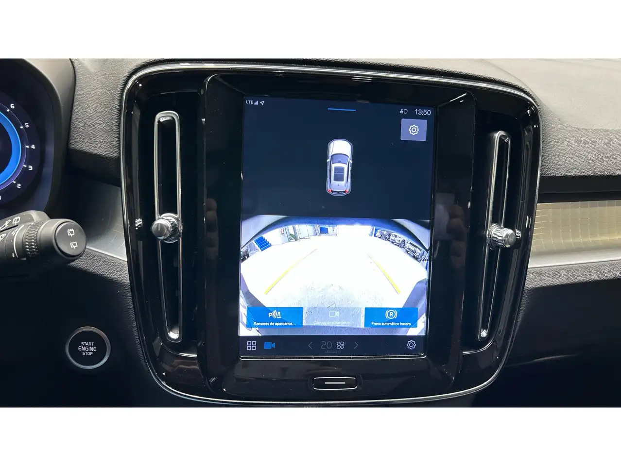 Volvo XC40 B3 Core Aut. — معرض صور السيارة 16