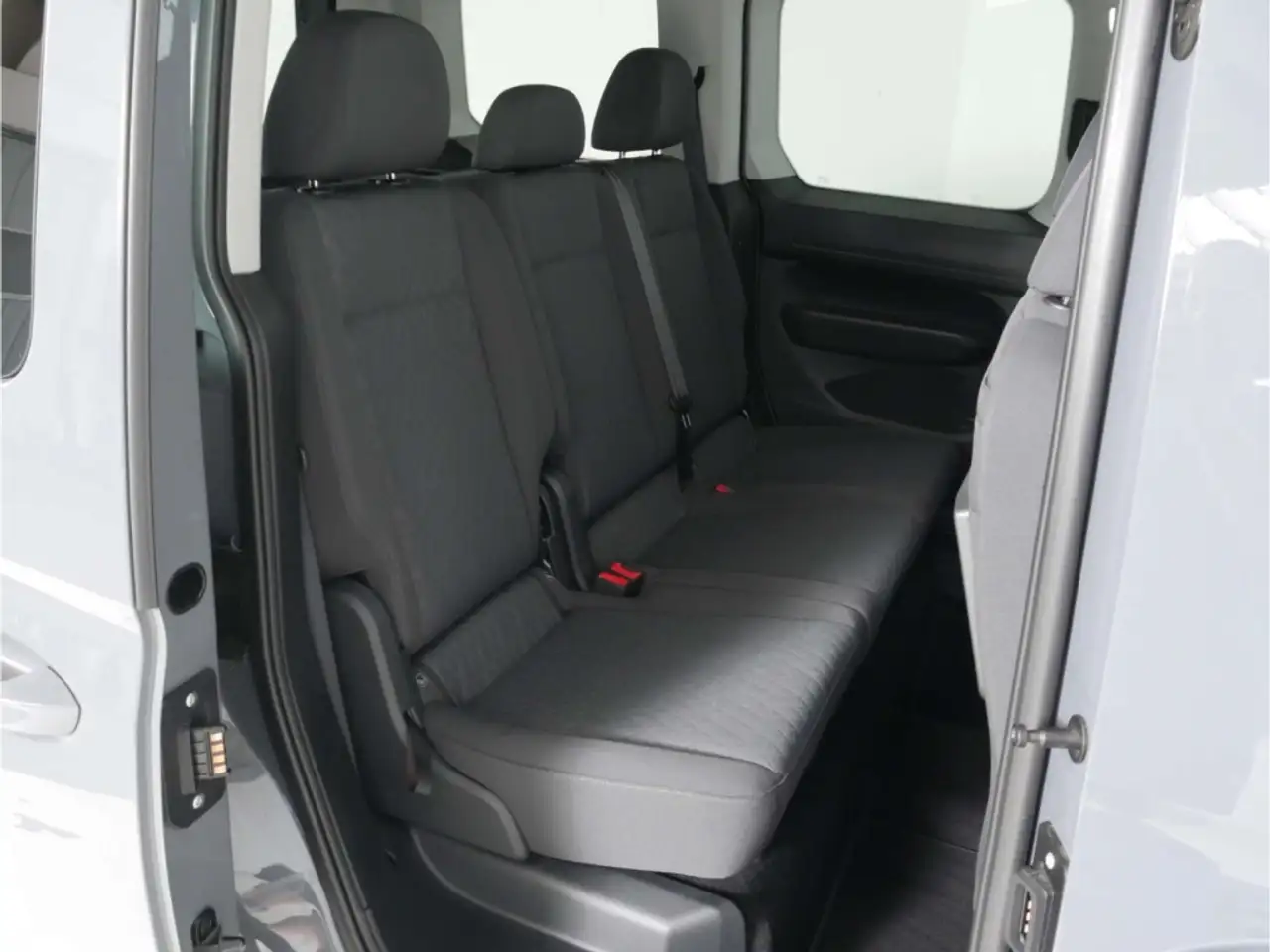 Volkswagen Caddy 1.5 TSI eHybrid Edition KR DSG AHK/LED/NAV — معرض صور السيارة 17