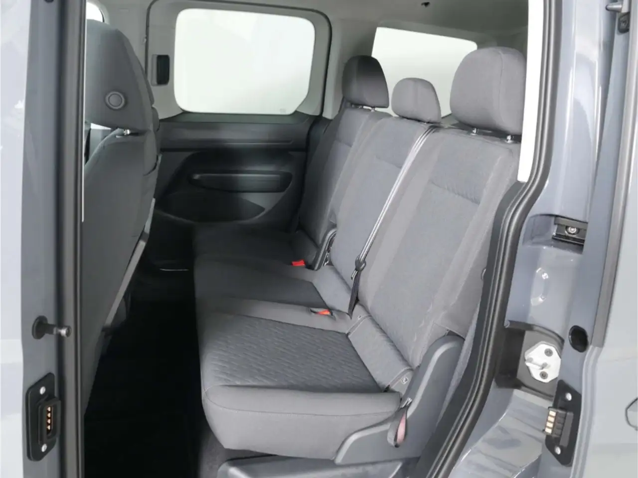 Volkswagen Caddy 1.5 TSI eHybrid Edition KR DSG AHK/LED/NAV — معرض صور السيارة 18