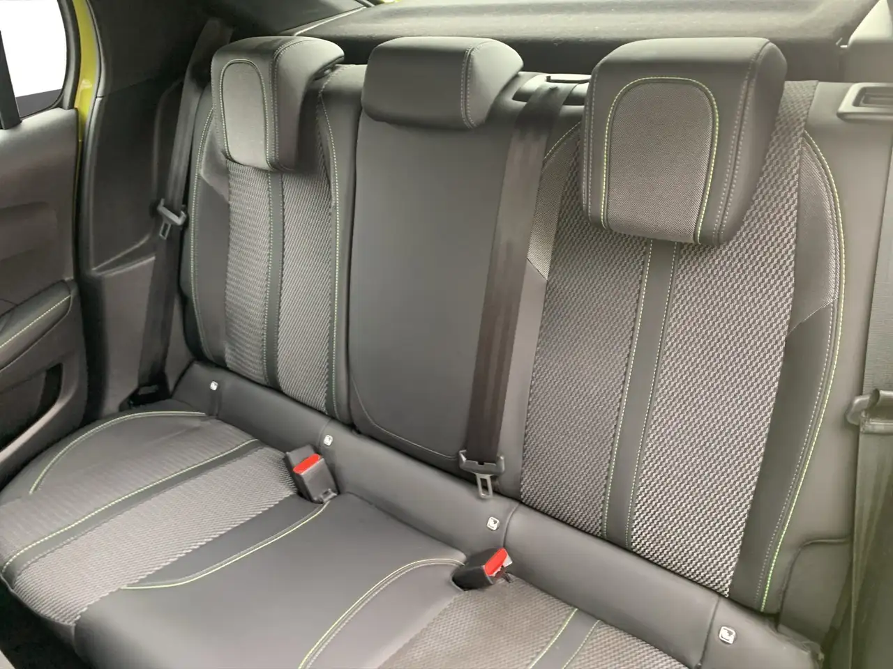 Peugeot 208 GT PT 100 Kam.+LED+Navi+Alcant. — معرض صور السيارة 11