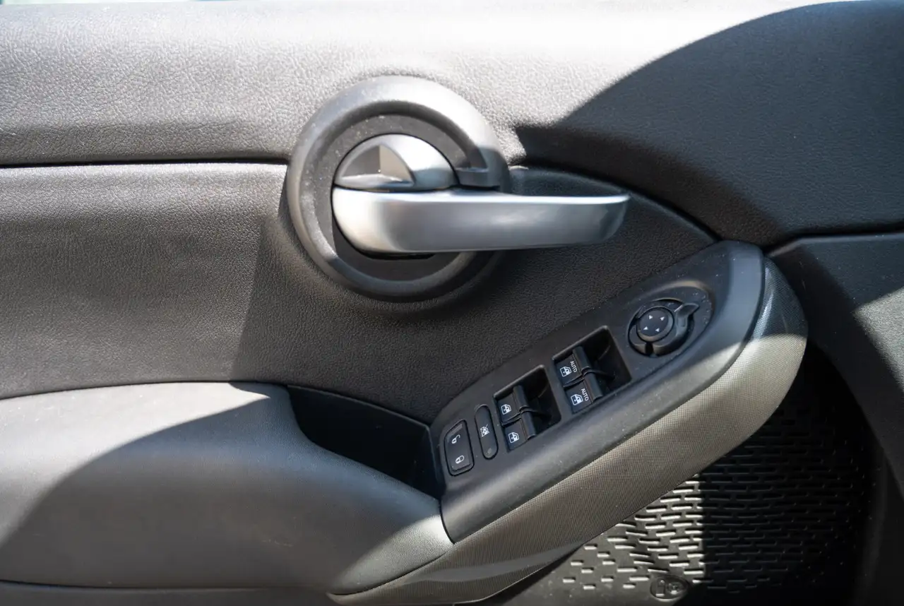 Fiat 500X Basis Basis 1.5 GSE Hybrid DCT e-DSC7 *KOMFORT-PAKET*PDC* — Vehicle gallery 8