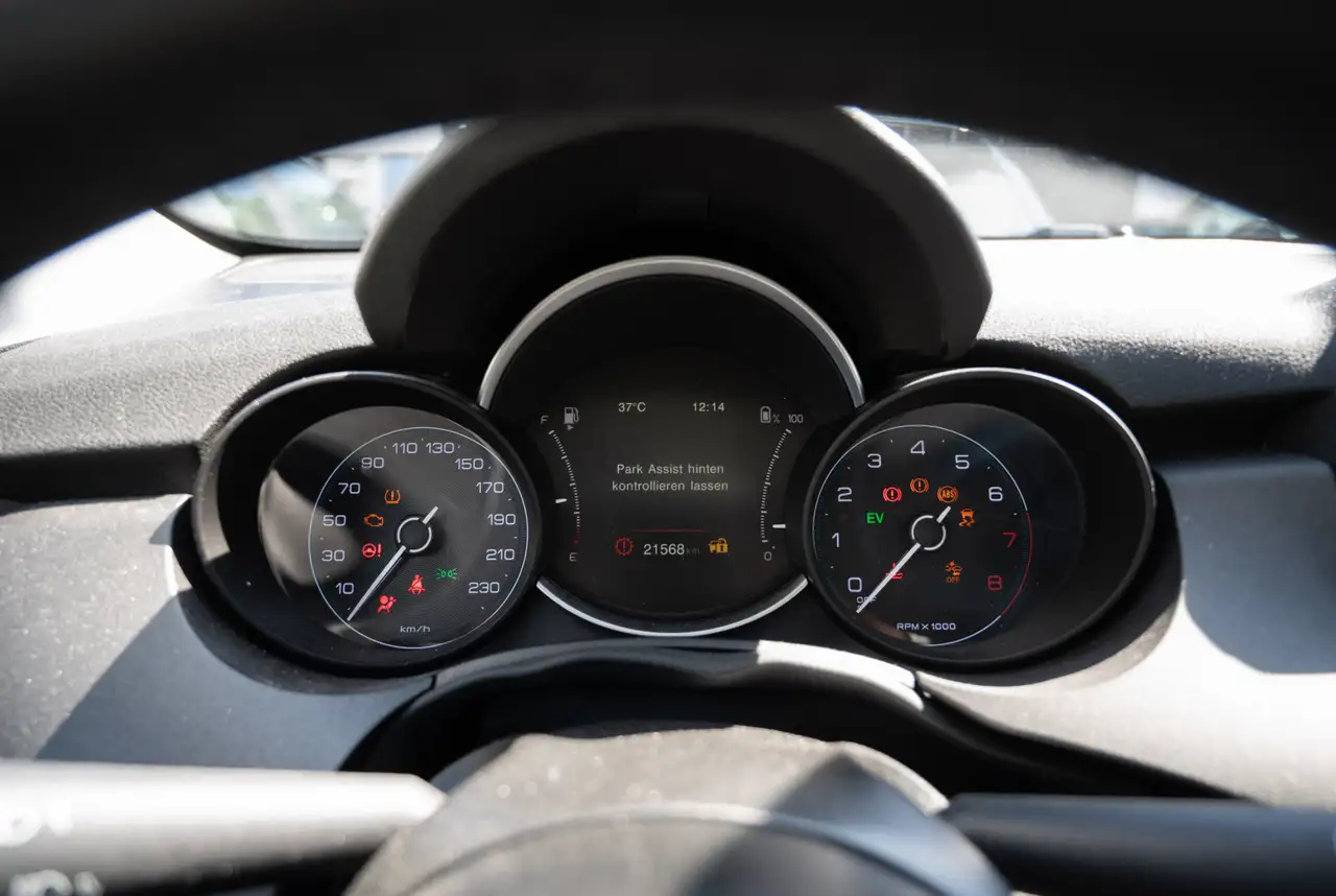 Fiat 500X Basis Basis 1.5 GSE Hybrid DCT e-DSC7 *KOMFORT-PAKET*PDC* — Vehicle gallery 9