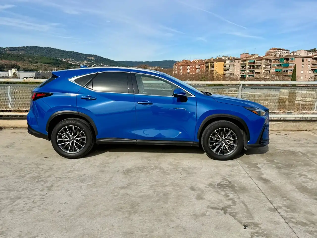 Lexus NX 350h Executive+ 4WD — Galerie du véhicule 10