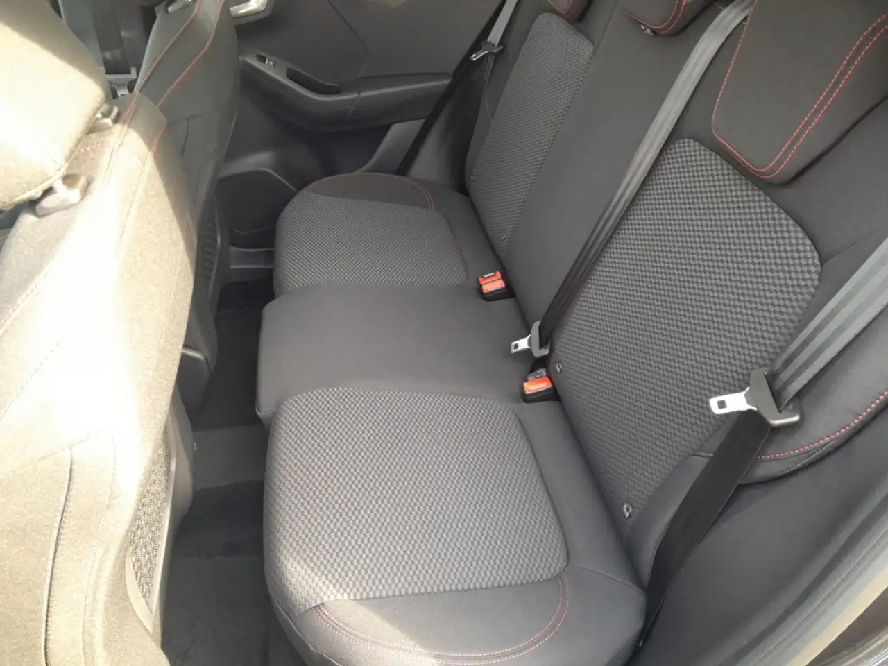 Ford Puma ST-Line 1.0 EcoBoost MHEV +PANO+M&S+RFK+PDC+NAVI+ — Vehicle gallery 11