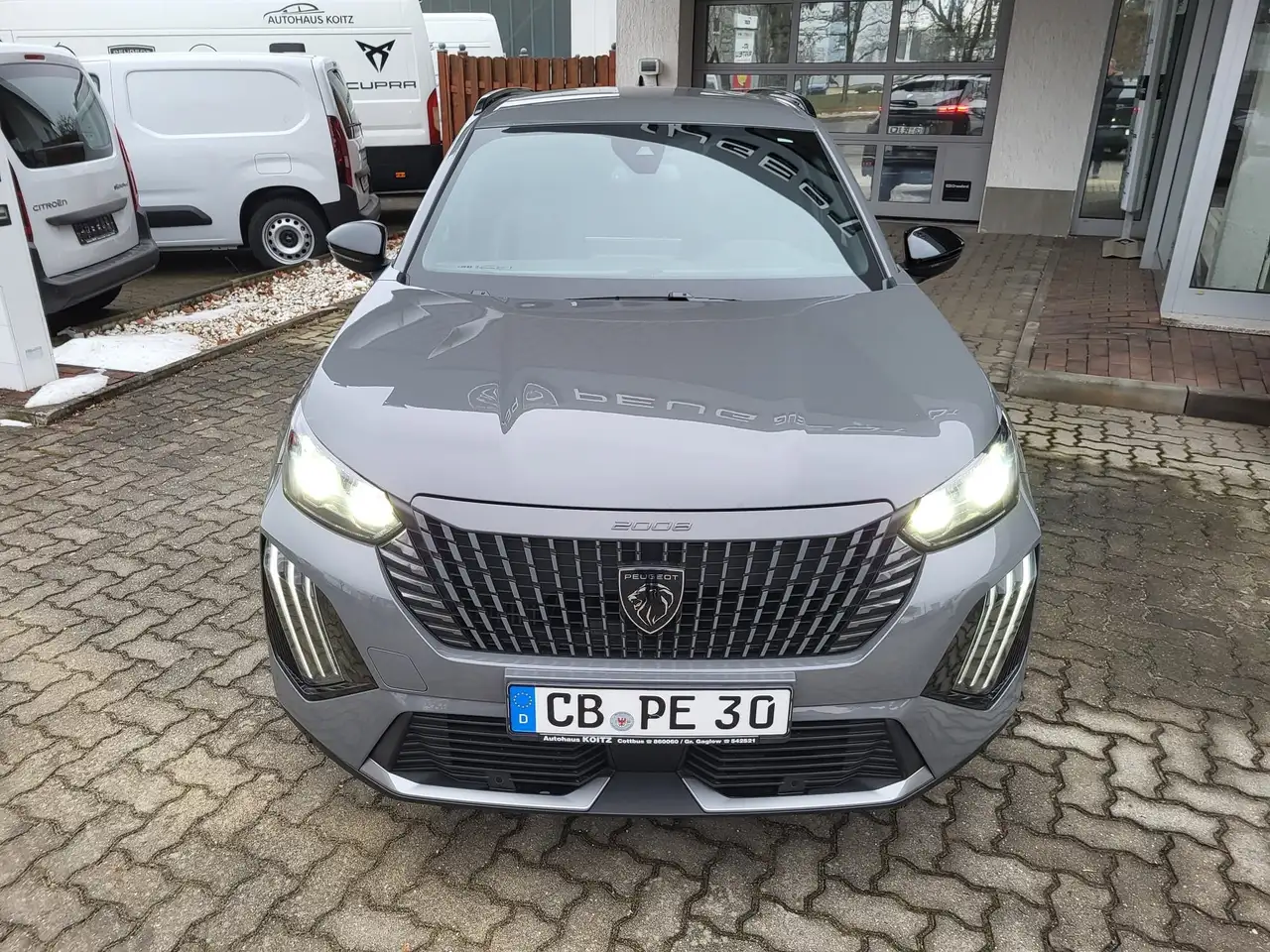 Peugeot 2008 Allure — Vehicle gallery 2
