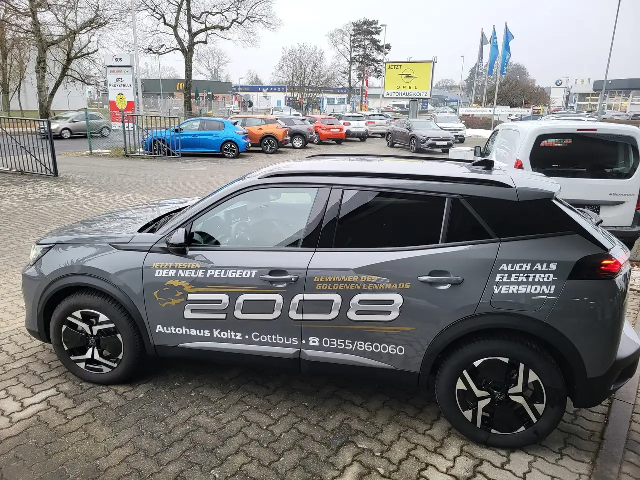 Peugeot 2008 Allure — Vehicle gallery 4