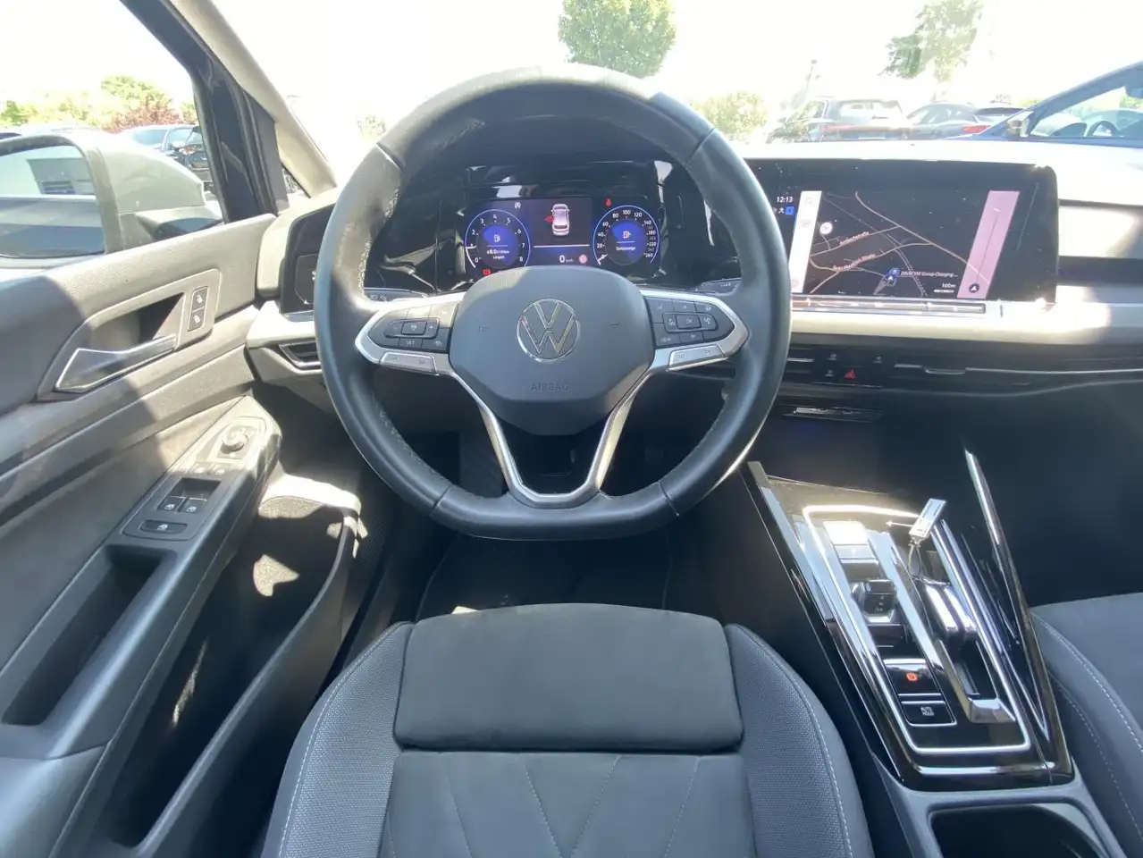 Volkswagen Golf 1.5 TSI DSG STYLE APP-CONNECT+ACTIVE-INFO+L — Vehicle gallery 13