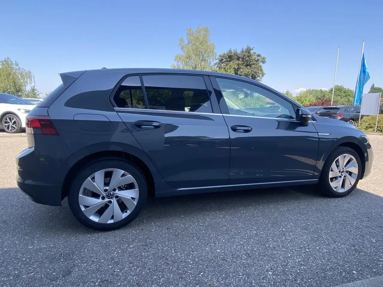 Volkswagen Golf 1.5 TSI DSG STYLE APP-CONNECT+ACTIVE-INFO+L — Vehicle gallery 5