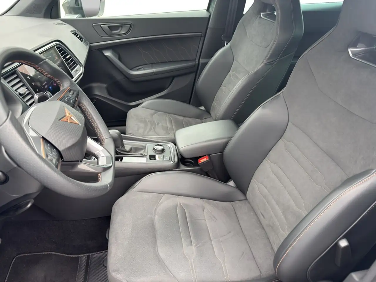 CUPRA Ateca 2.0 TSI DSG 4Drive DCC AHK*LED*NAV*SHZ*ACC*PARK... — Galerie du véhicule 11