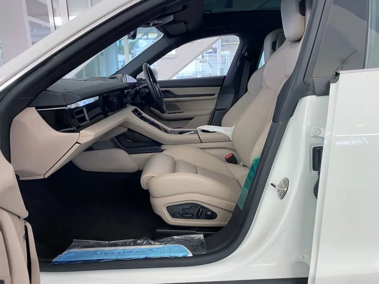 Porsche Taycan 4 S RHD/Pano/Bose/18W/20/1.Hd Porsche — Galerie du véhicule 13