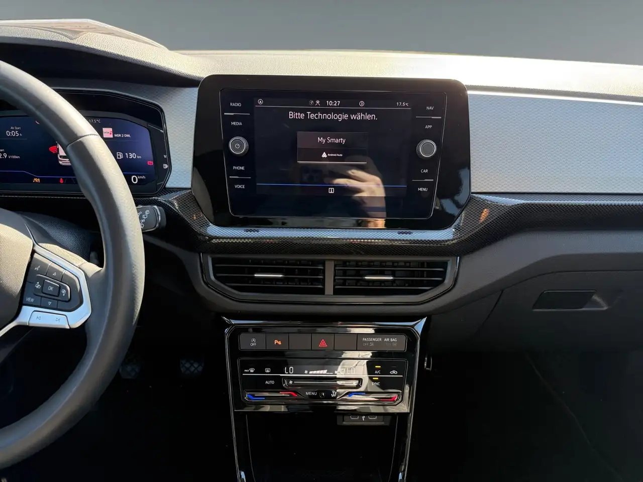 Volkswagen T-Cross 1.0 TSI LIFE +AHK+KLIMA+PDC+ACC+VIRTUAL+ — معرض صور السيارة 10