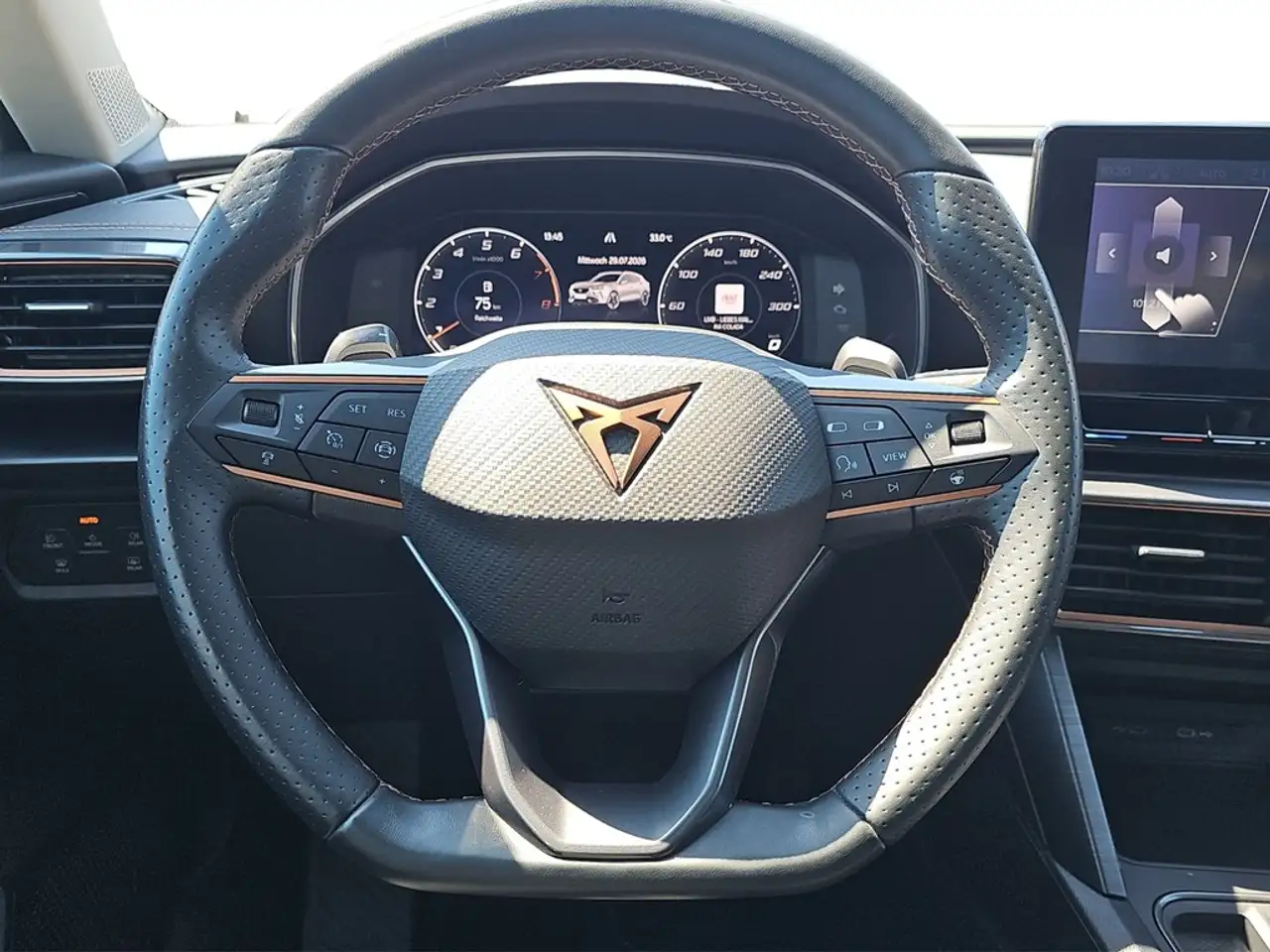 CUPRA Formentor 1.5 TSI DSG LED*VIRTUAL*CARPLAY*ACC*SHZ*PDC*KAM... — معرض صور السيارة 17