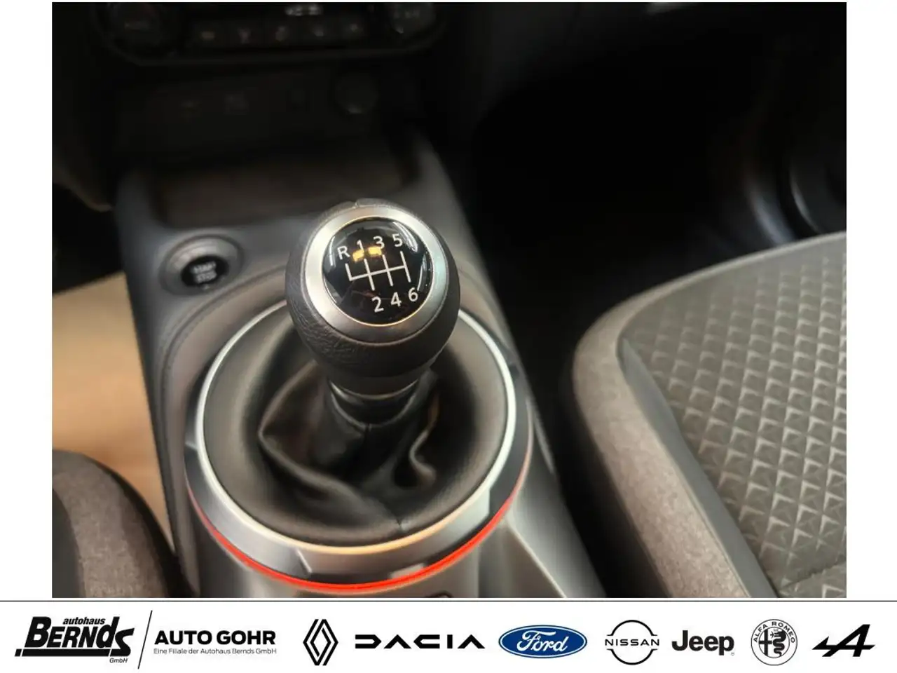 Nissan Juke 1.0 DIG-T N-Connecta KLIMAAUTOM. SITZHZG. ISO-FIX — Vehicle gallery 19