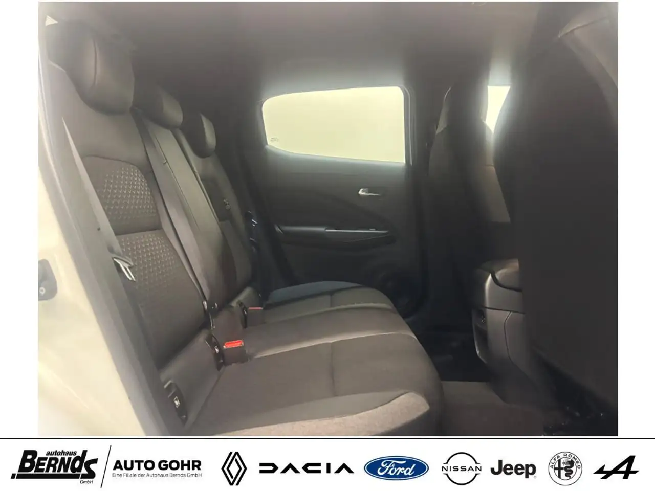 Nissan Juke 1.0 DIG-T N-Connecta KLIMAAUTOM. SITZHZG. ISO-FIX — Vehicle gallery 4
