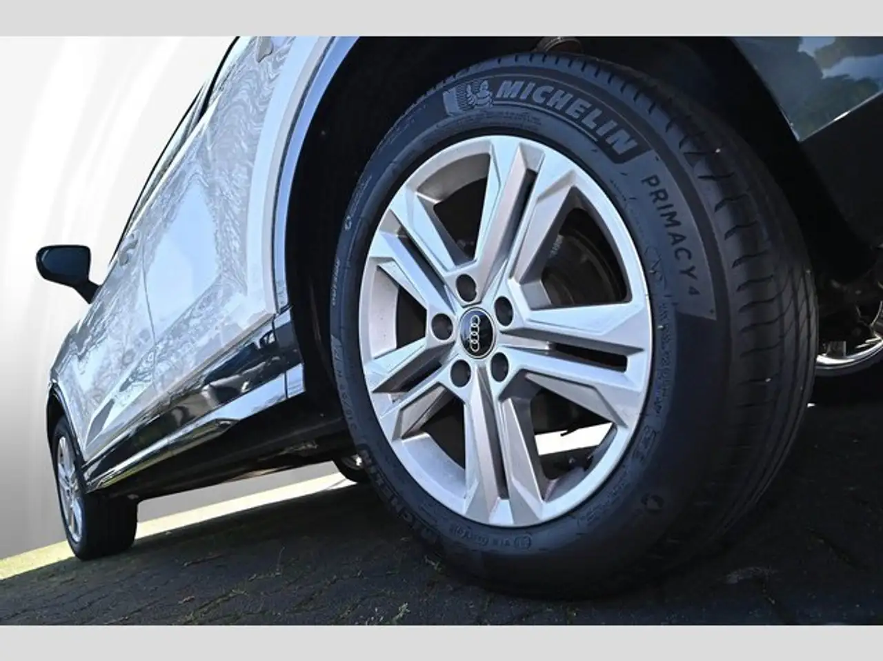 Audi Q2 35 TFSI S tronic incl.Spurhalteassistent LED Sm... — Galerie du véhicule 5
