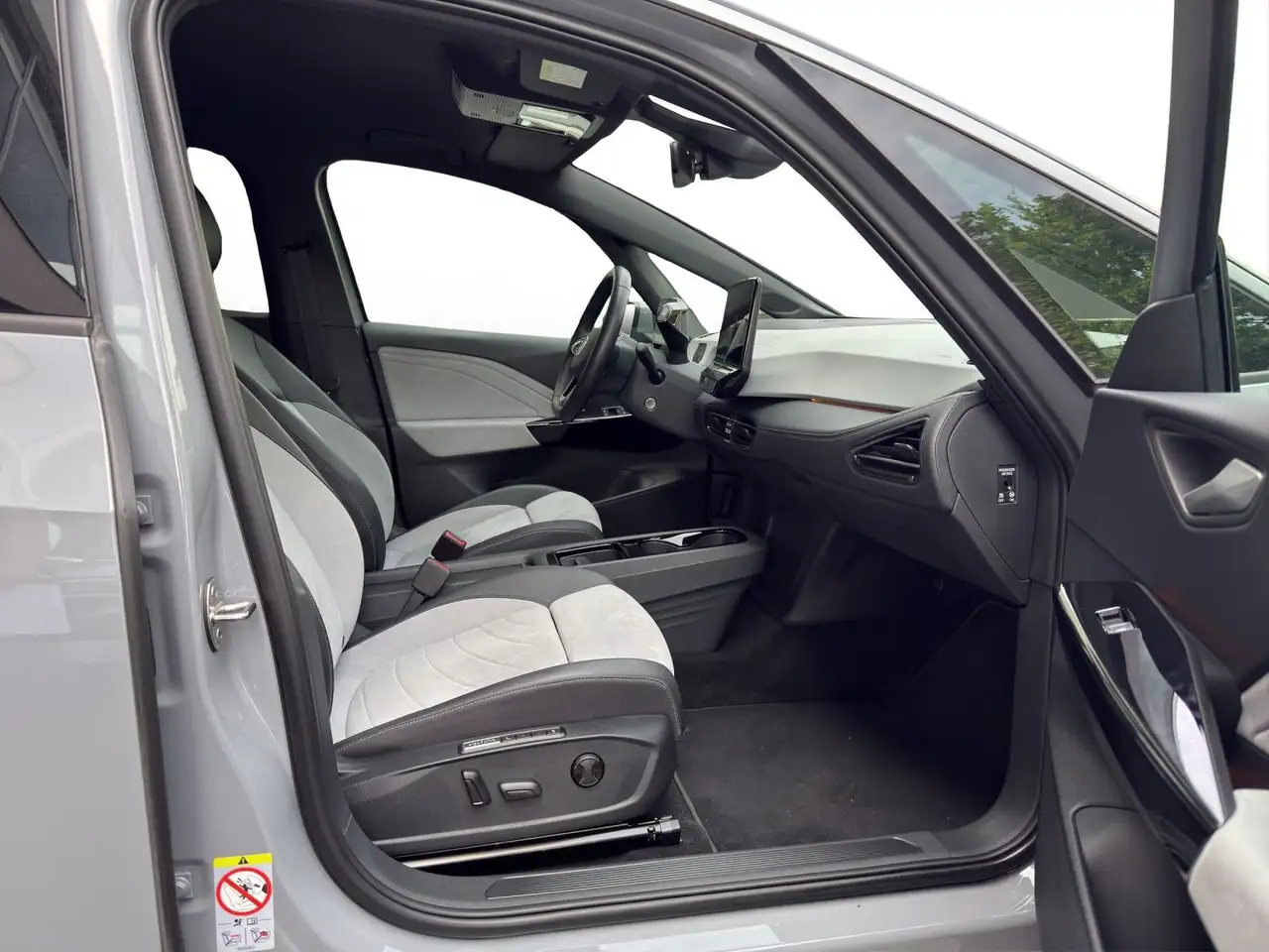Volkswagen ID.3 Pro*NAVI*KAM*PDC*LED*SHZ*KEYLESS* — معرض صور السيارة 4
