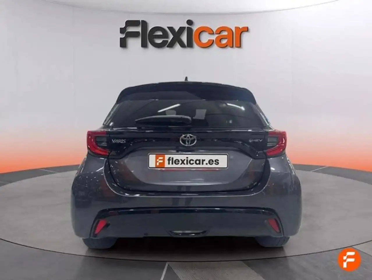 Toyota Yaris 120H 1.5 Style — معرض صور السيارة 7