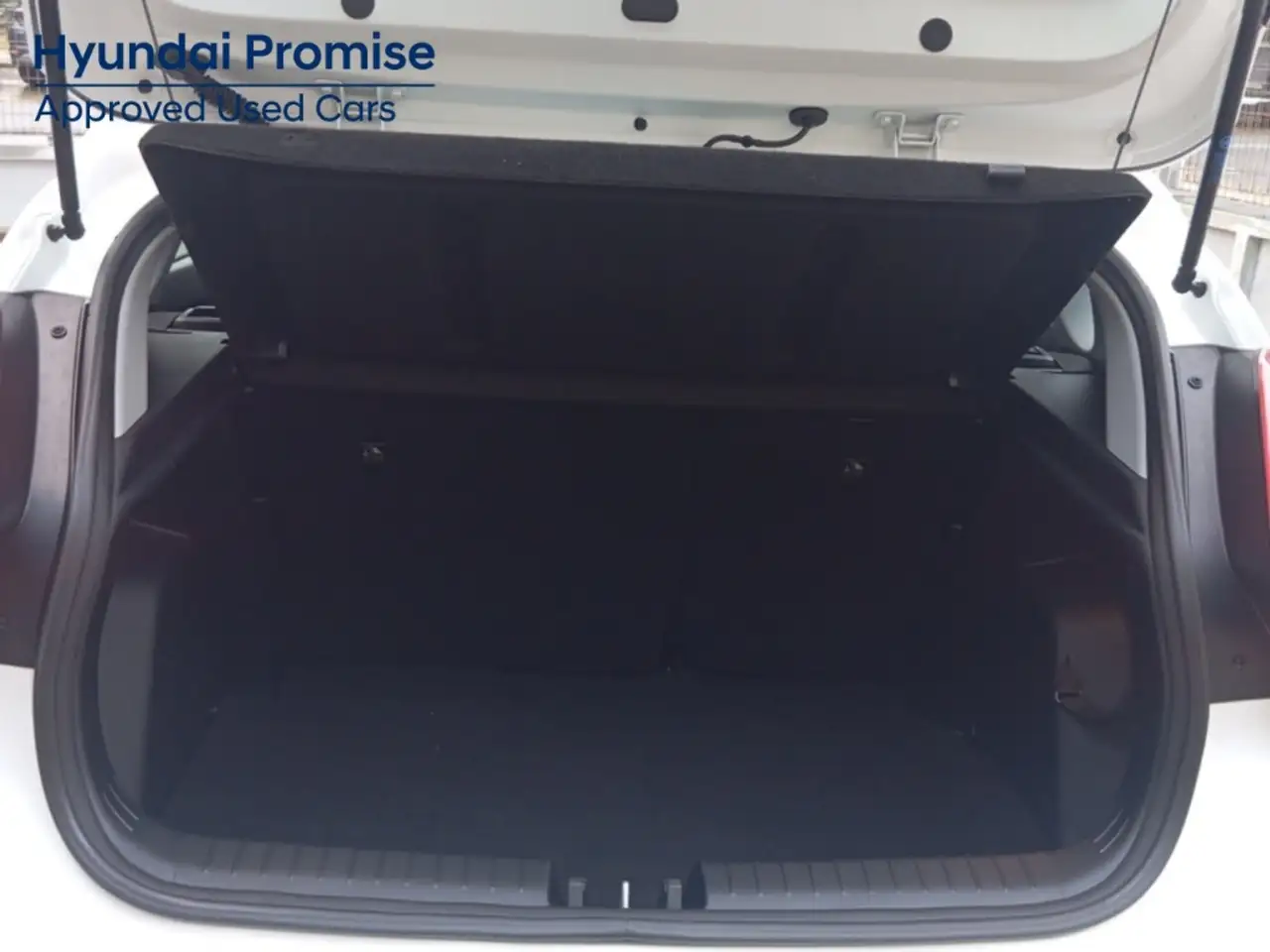 Hyundai BAYON 1.2 MPI Klass — Galería del vehículo 8