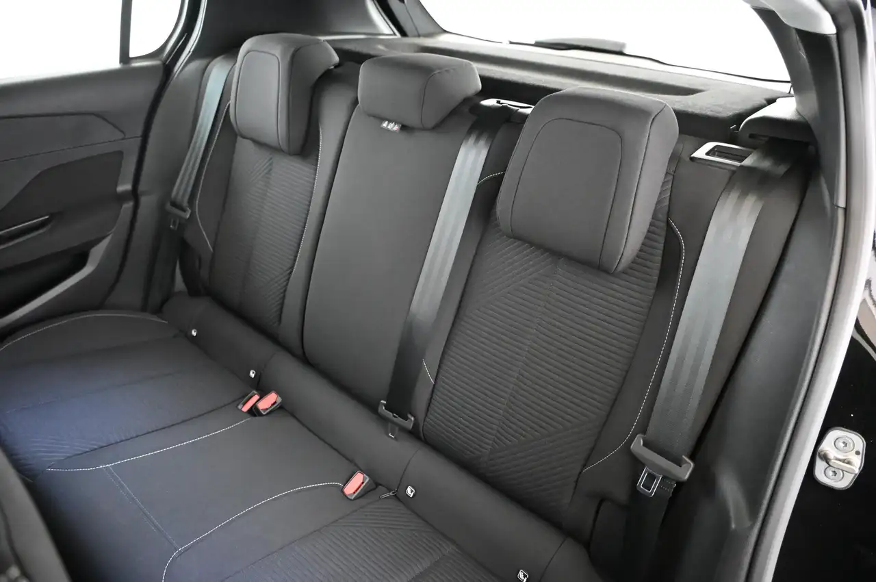 Peugeot 308 1.2 130 e-THP EAT8 Active-Pack LED/CAR-PLAY/ 16 — Galerie du véhicule 24