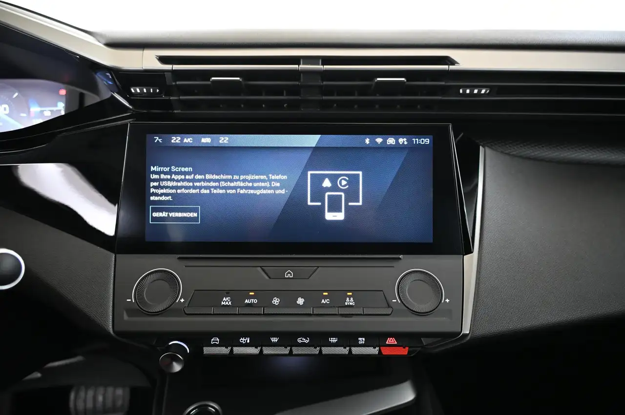 Peugeot 308 1.2 130 e-THP EAT8 Active-Pack LED/CAR-PLAY/ 16 — Galerie du véhicule 20