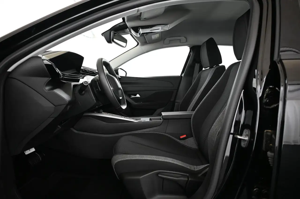Peugeot 308 1.2 130 e-THP EAT8 Active-Pack LED/CAR-PLAY/ 16 — Galerie du véhicule 25