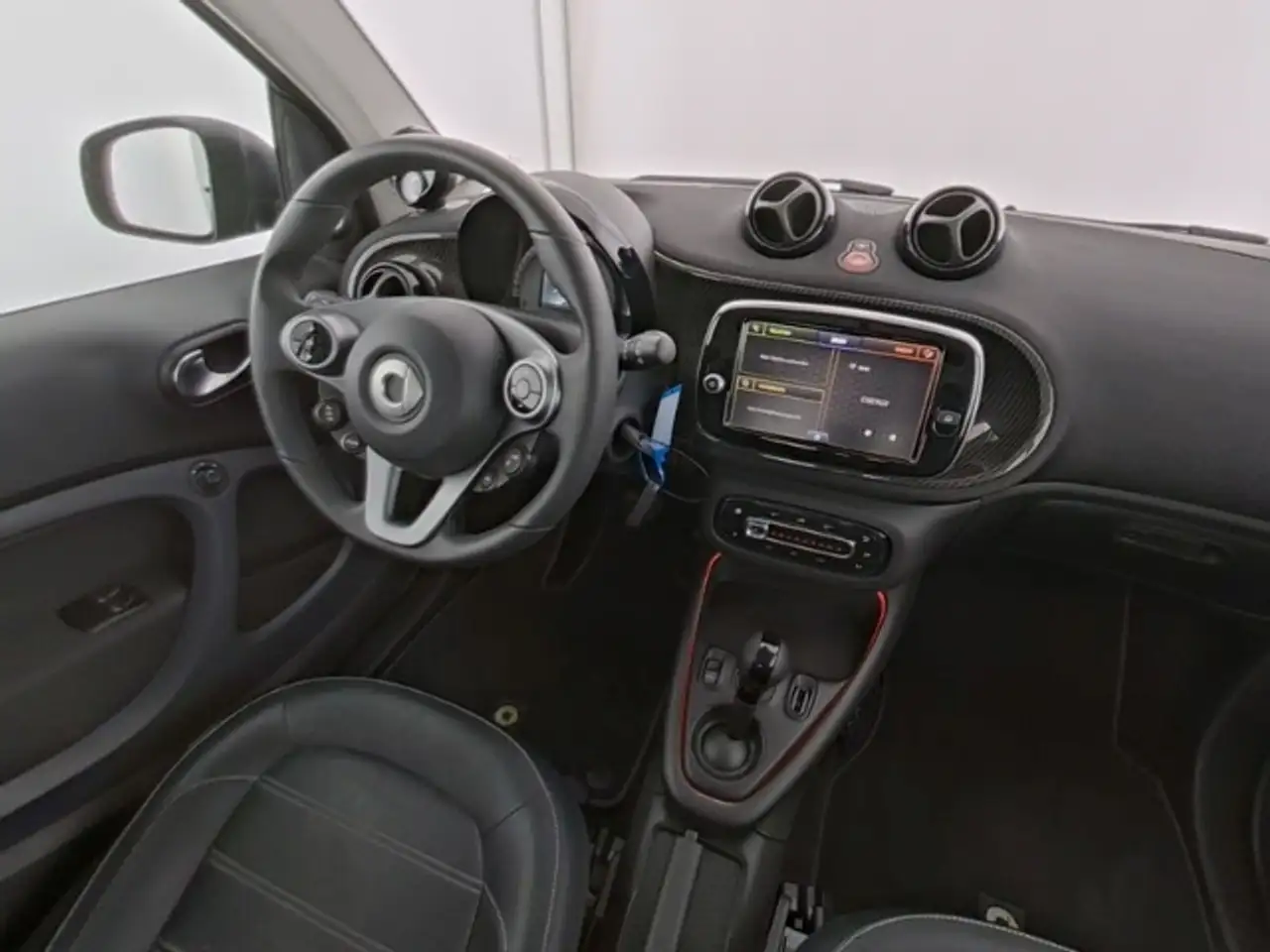 smart forTwo EQ Prime Exclusive 22kW JBL Carbon LED EDW — Galería del vehículo 6