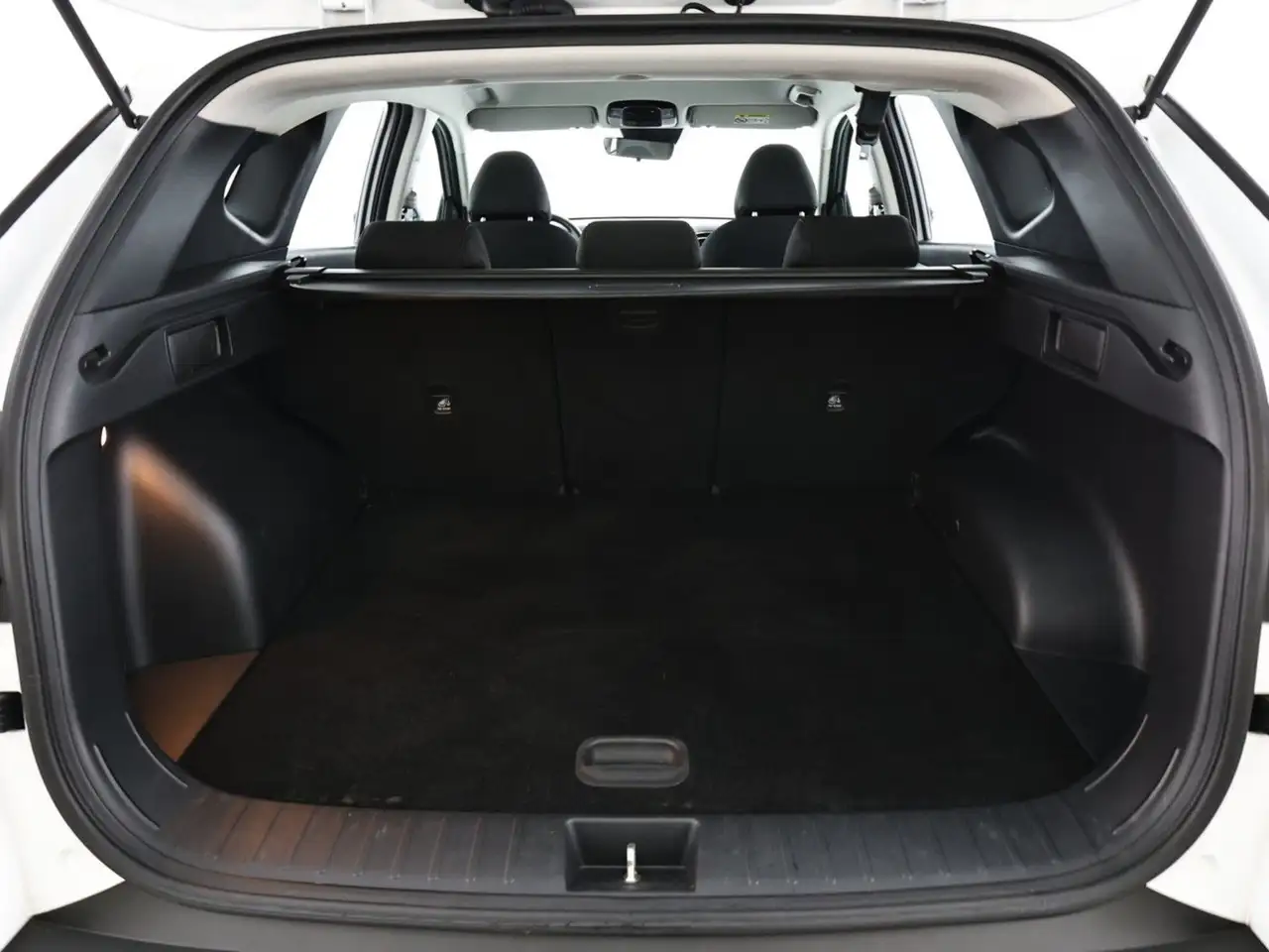 Hyundai TUCSON 1.6 T-GDI Select Navi|PDC|Kamera|DAB — Vehicle gallery 6
