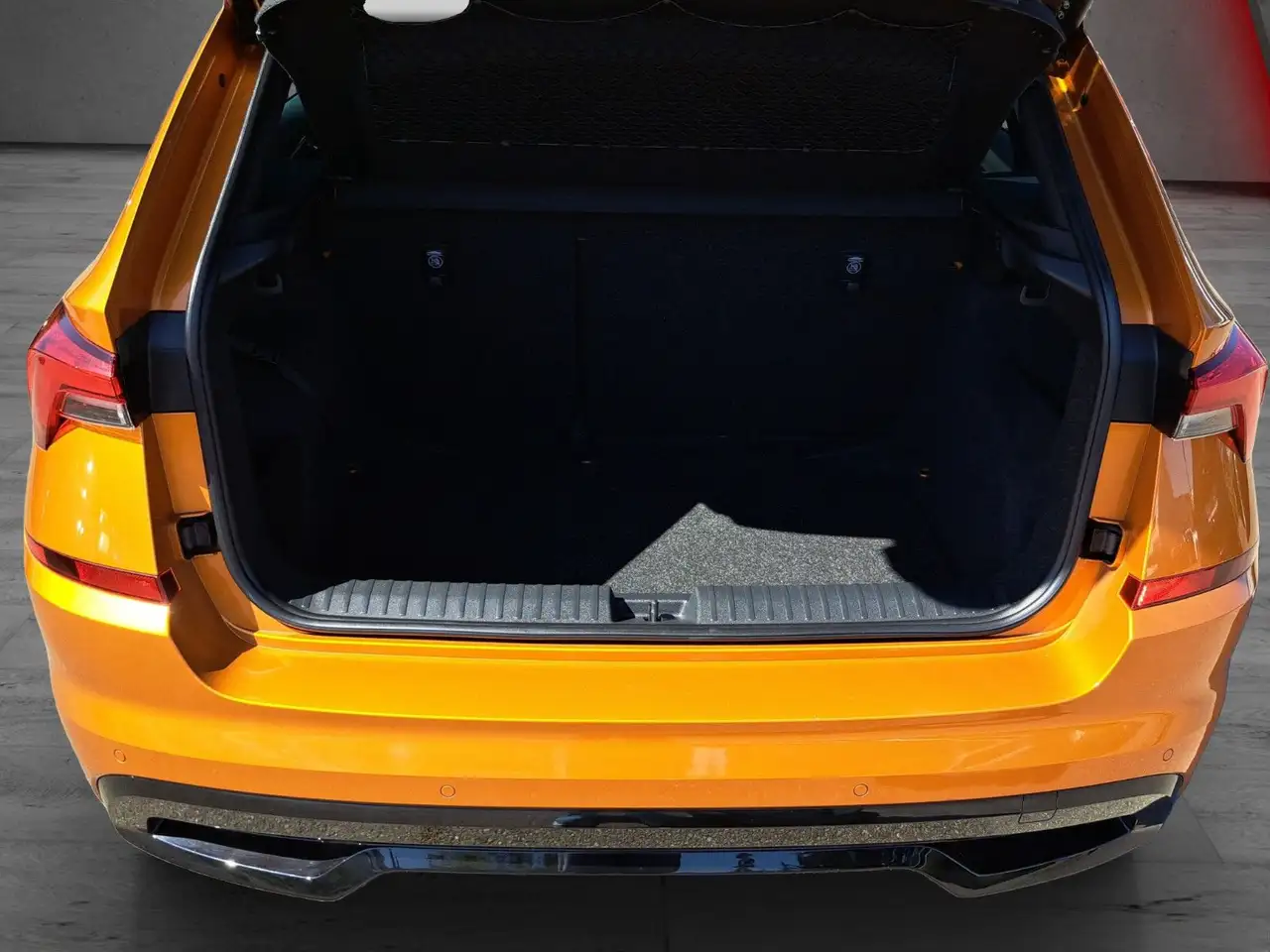 Skoda Kamiq Monte Carlo 1.5 TSI DSG Navi — Vehicle gallery 7