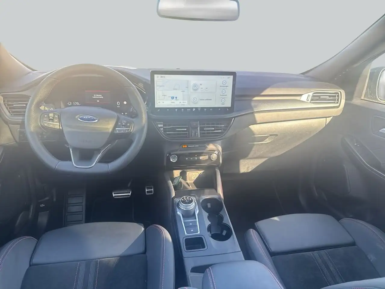 Ford Kuga 2.5 Duratec FHEV ST-LINE X — Galería del vehículo 14