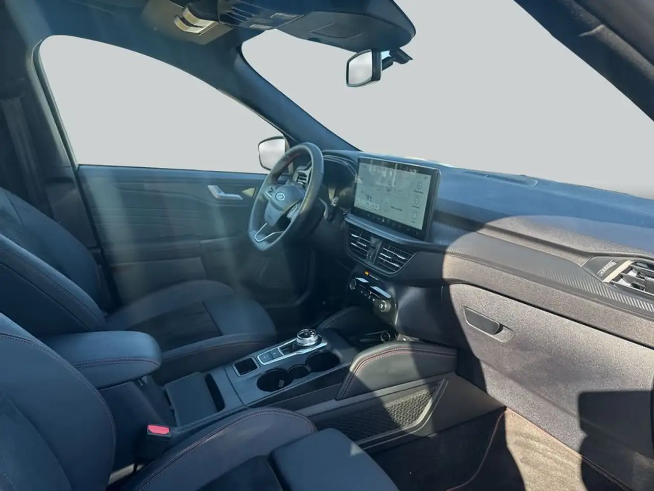 Ford Kuga 2.5 Duratec FHEV ST-LINE X — Galería del vehículo 13