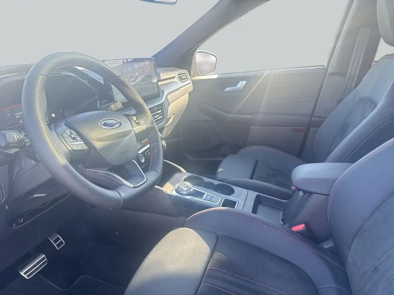 Ford Kuga 2.5 Duratec FHEV ST-LINE X — Galería del vehículo 11
