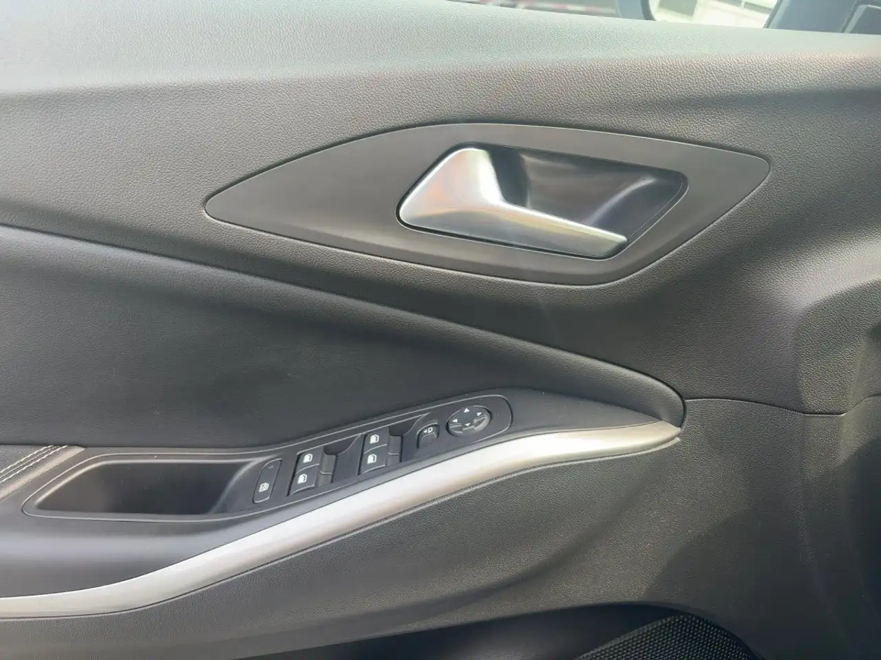 Opel Grandland 1.2 Enjoy LED/Teilleder/SHZ/LHZ/Kamera — معرض صور السيارة 18