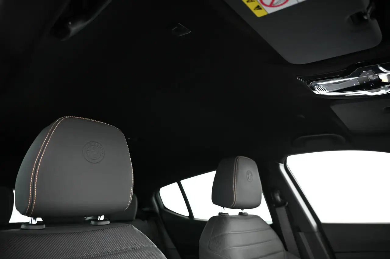 Alfa Romeo Tonale 1.3 PHEV 280 Q4 Ti LED/NAVI/ACC/KAMERA/18 — Galerie du véhicule 31
