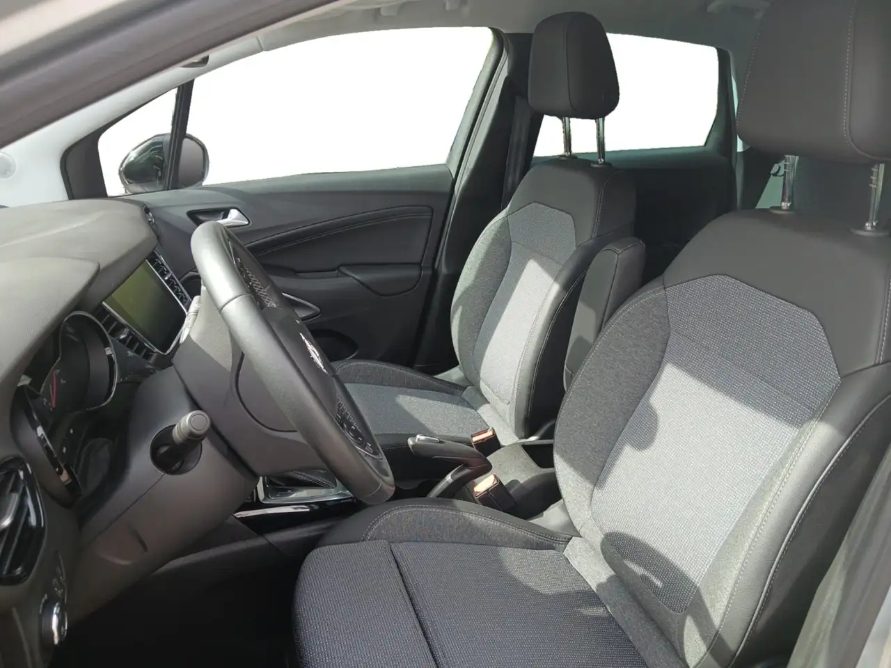 Opel Crossland 1.2 Enjoy Automatik Navi Rückfahrkamera — معرض صور السيارة 11