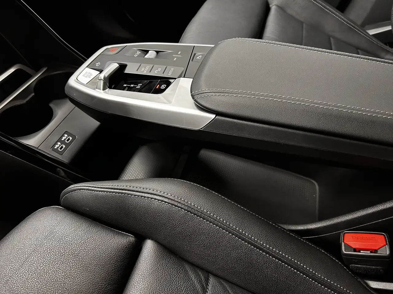 BMW 218 i Active Tourer M Sportpaket DAB LED Shz — Galería del vehículo 19