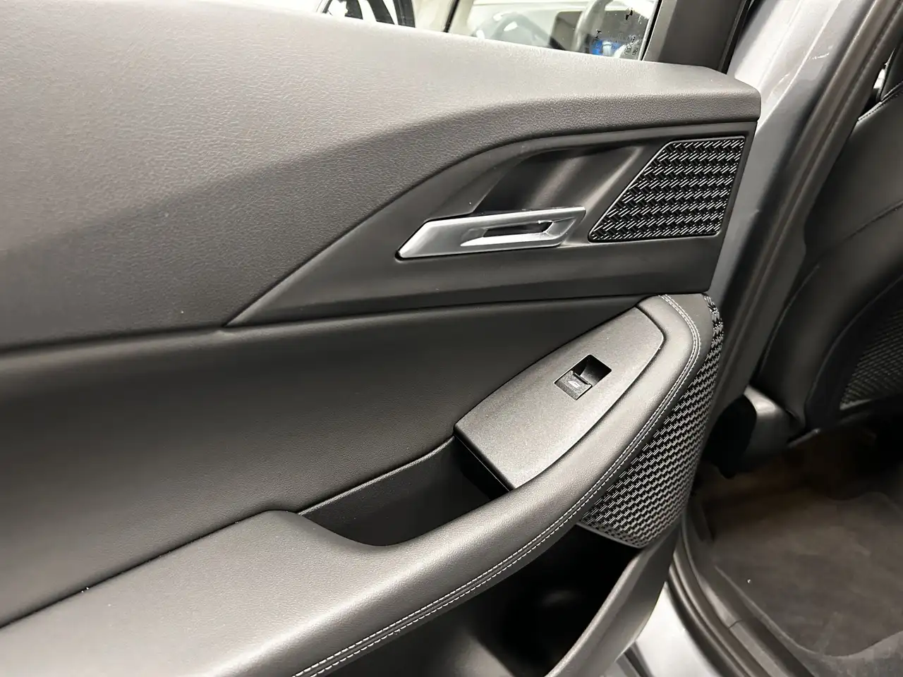 BMW 218 i Active Tourer M Sportpaket DAB LED Shz — Galería del vehículo 14