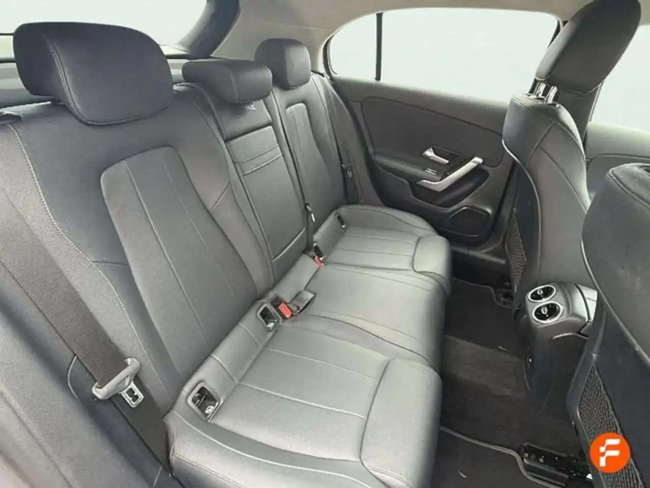 Mercedes-Benz A 180 — معرض صور السيارة 22