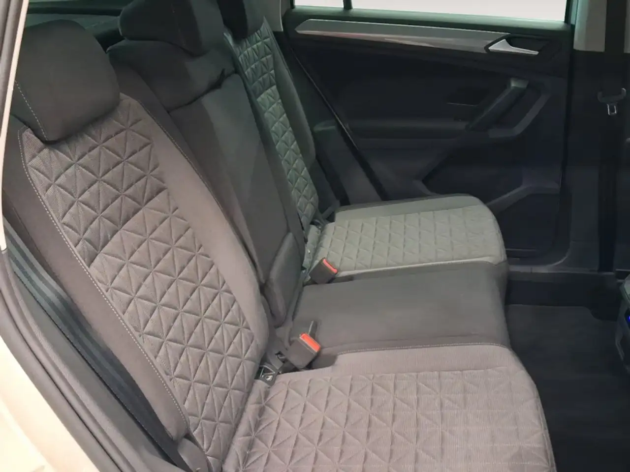 Volkswagen Tiguan TODOTERRENO 2.0 TDI 110KW LIFE 150 5P — معرض صور السيارة 6