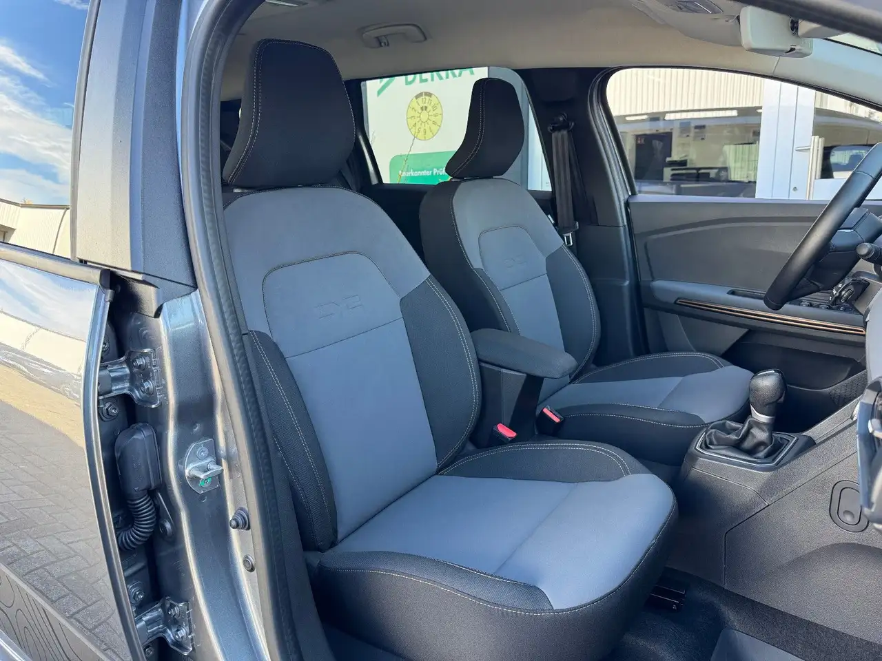 Dacia Jogger Extreme AUTOMATIK NAVI+CAM ALLWETTER — Galerie du véhicule 9