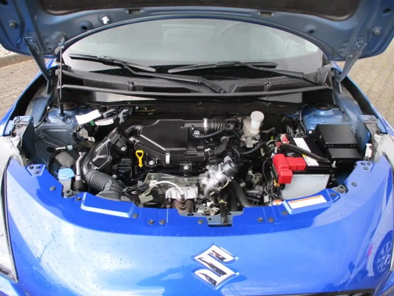 Suzuki Swift Swift 1.2 Dualjet Hybrid MT Comfort+ — Galería del vehículo 17